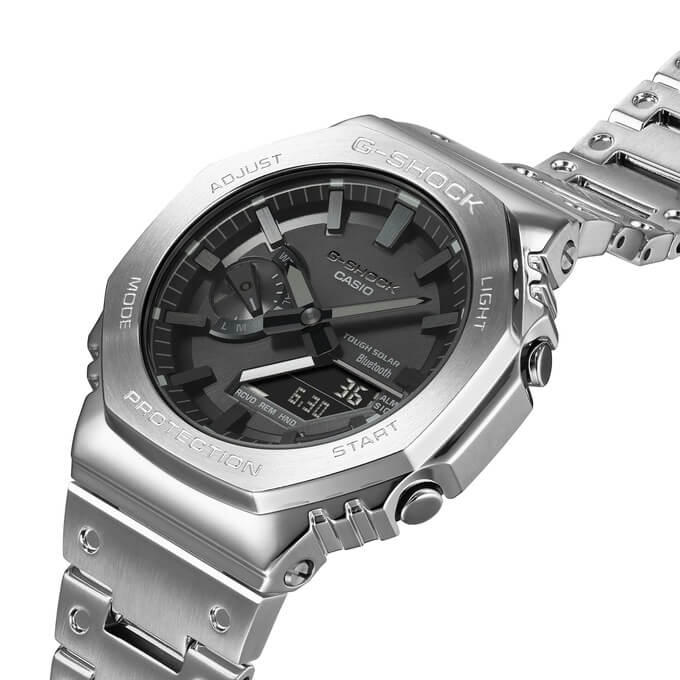 G-Shock GM-B2100D-1 Angle