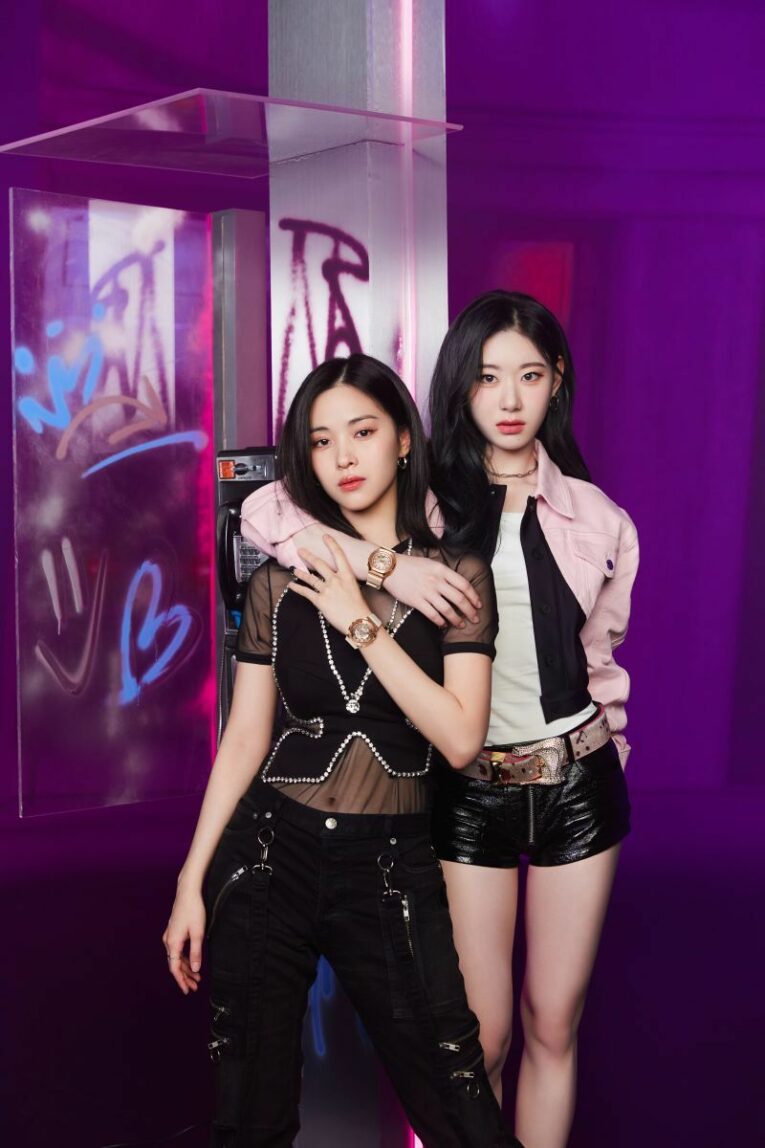 Ryujin and Chaeryeong of Itzy wearing GM-S110PG and GM-S2100PG
