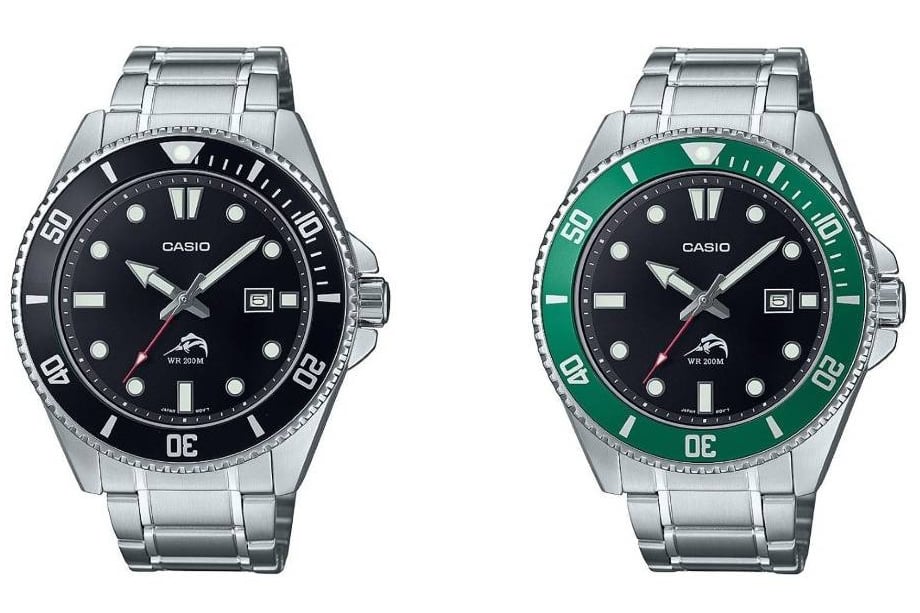 Casio MDV-106DD 'Duro' diving watches have a stainless steel band