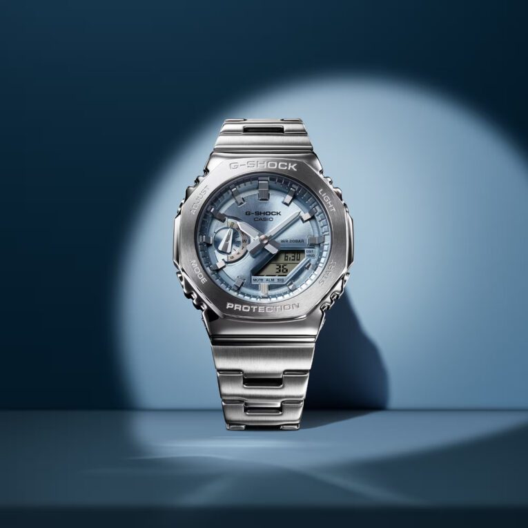 G-Shock GM-2110D-2A Photo