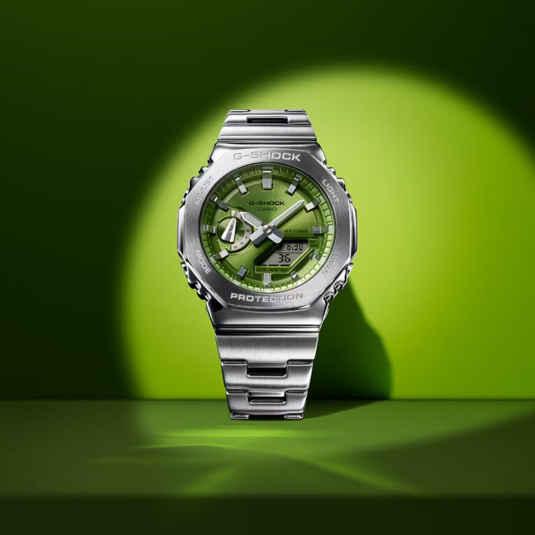 G-Shock GM-2110D-3A Photo