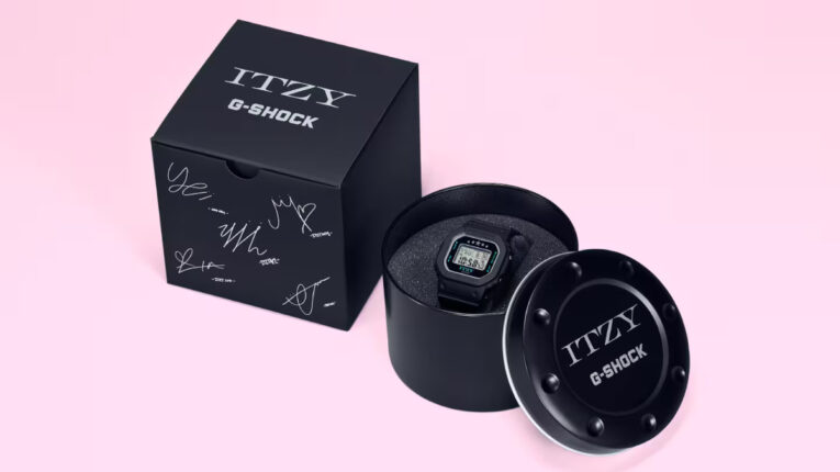 ITZY x G-SHOCK GMD-S5610IT Box