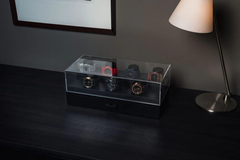 Holme & Hadfield watch display case with clear acrylic cover