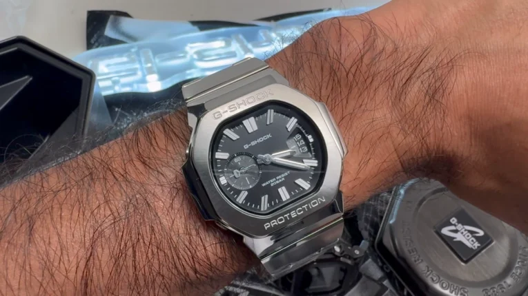 G-SHOCK GMC-2500D-1A WRIST SHOT